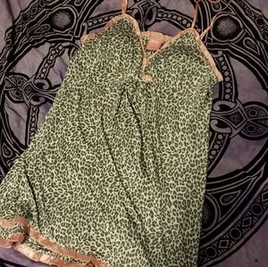 2/$10 chemise sale! 🔮 Pink Leopard Chemise